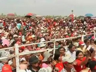 Thousands in Myanmar cheer Suu Kyi