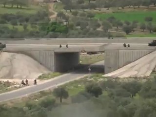 فري برس ادلب محمبل حاجز للجيش الأسدي على اوتستراد16 4 2012 Idlib