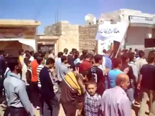 فري برس ادلب كفريحمول مظاهرة تطالب باسقاط النظام 16 4 2012 Idlib