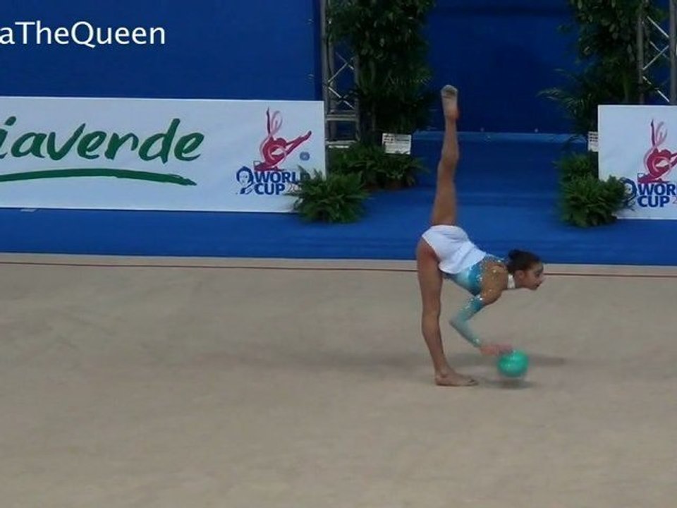 Gulsum Shafizada 2012 WC Pesaro Q ball