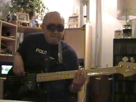 Lively up yourself Bob Marley basscover Bob Roha