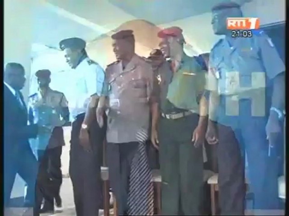 Défense  La gendarmerie nationale reçoit un don en véhicules du Président de la république - Abidjan.net Vidéo