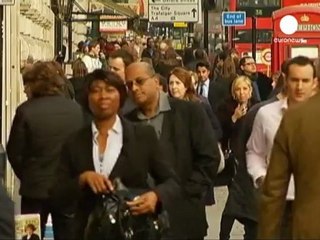 UK jobless rate inches down