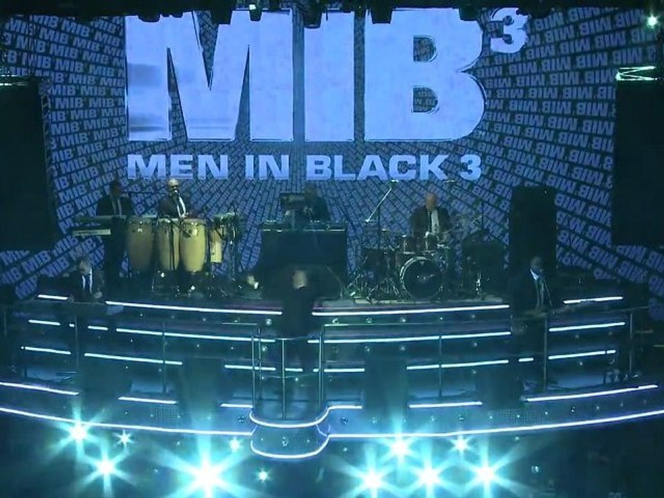 Back in time (live) - Pitbull - bande originale de Men In Black 3