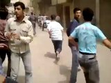 فري برس ريف دمشق عربين  اطلاق النار على المتظاهرين اثناء تواجد المراقببن الدوليين 18 4 2012 Damascus