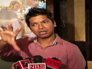 Singer Shaan Attends Art Exhibition