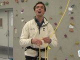 Sports Loisirs : Assurer un grimpeur en tête de cordée
