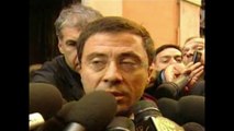 Bocchino - Aspettiamo che Berlusconi decida se dimettersi o meno