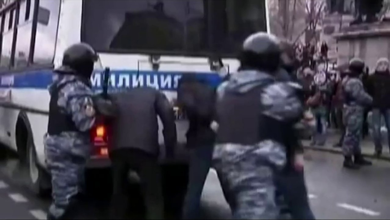 Mosca - Scontri tra polizia e ultrà dello Spartak