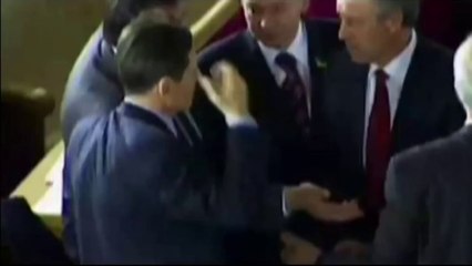 Ucraina - Rissa in Parlamento