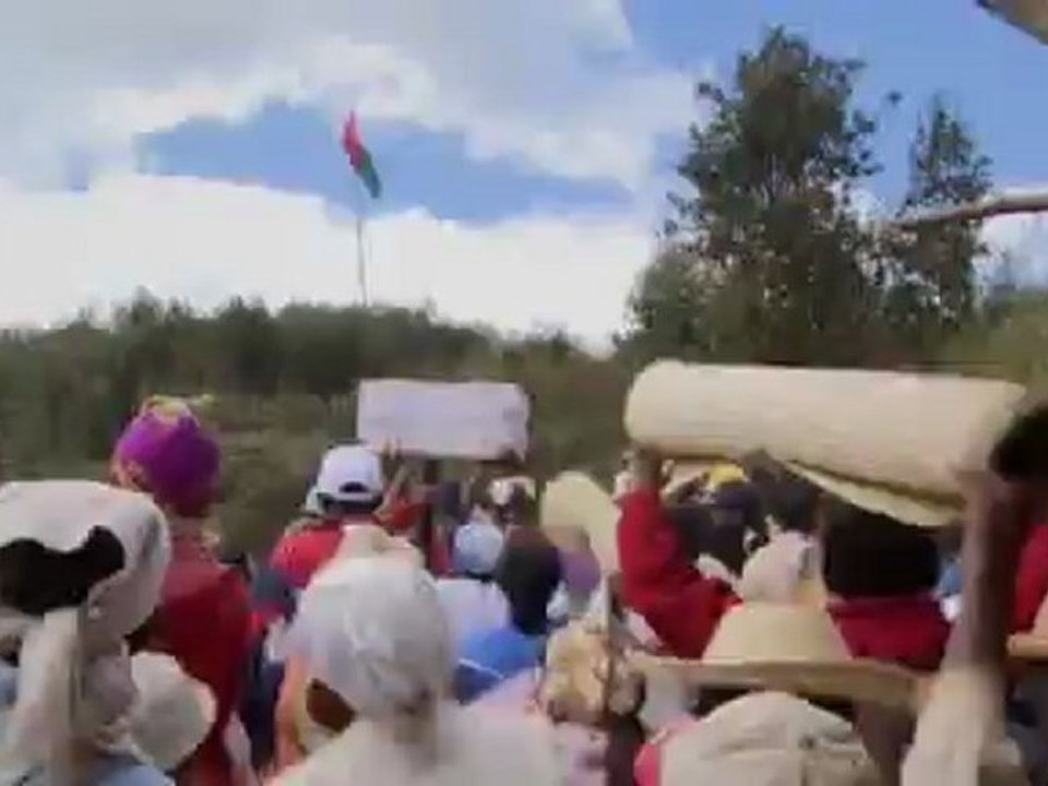 Africa Uncovered  - Turning the bones - 8 Sep 08 - Part 2