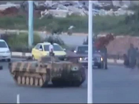 فري برس حماه المحتلة قصف الدبابات لحي الأربعين و توقيف المارين 18 4 2012 Hama