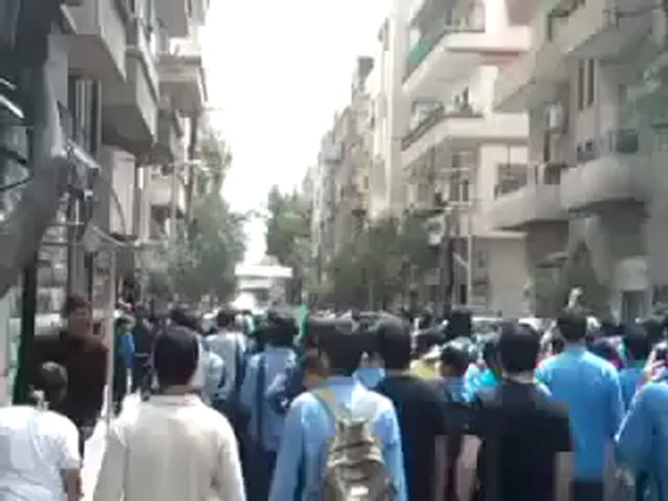 فري برس ريف دمشق التل مظاهرة طلاب التل الأحرار    لبيك يا الله 18 4 2012 ج1 Damascus