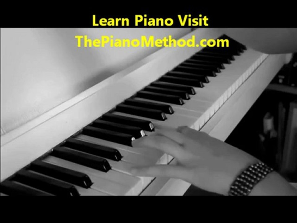 how to play piano for beginners