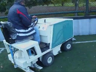 500 KG Halı Saha Kum Granül Dökme Fırçalama Ve Bakım Makinesi