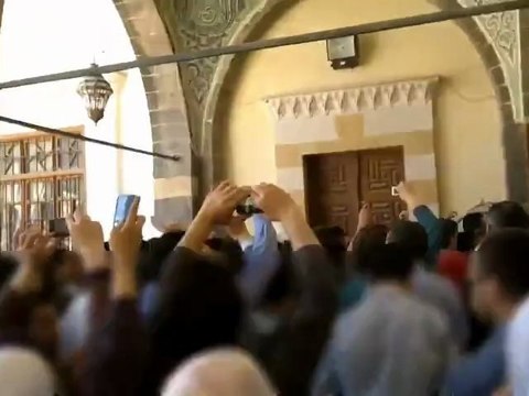 فري برس دمشق مظاهرة حاشدة داخل مسجد الدقاق في تشييع الشهيد ايمن سودان حي الميدان الثائر19 4 2012 amascus