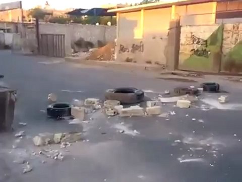 فري برس دمشق حي برزة قطع طريق مشفى تشرين19 4 2012 Damascus