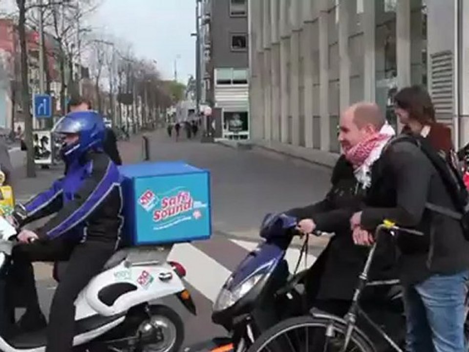scooter électrique domino pizza
