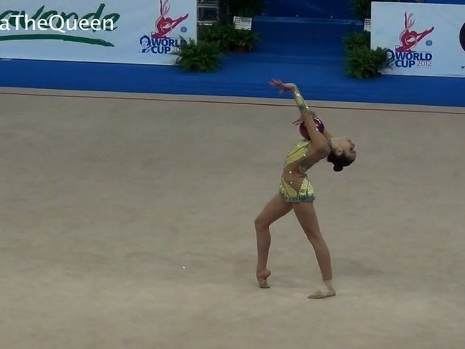 Leonarda Kunztic 2012 WC Pesaro Q ball