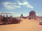 arrivée a monument valley en 4x4 avec les indiens navajos