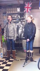 Twee nichtjes zingen Adele