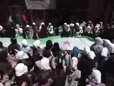 فري برس ريف دمشق دوما مظاهرة نسائية في دوما 19 4 2012 ج3 Damascus