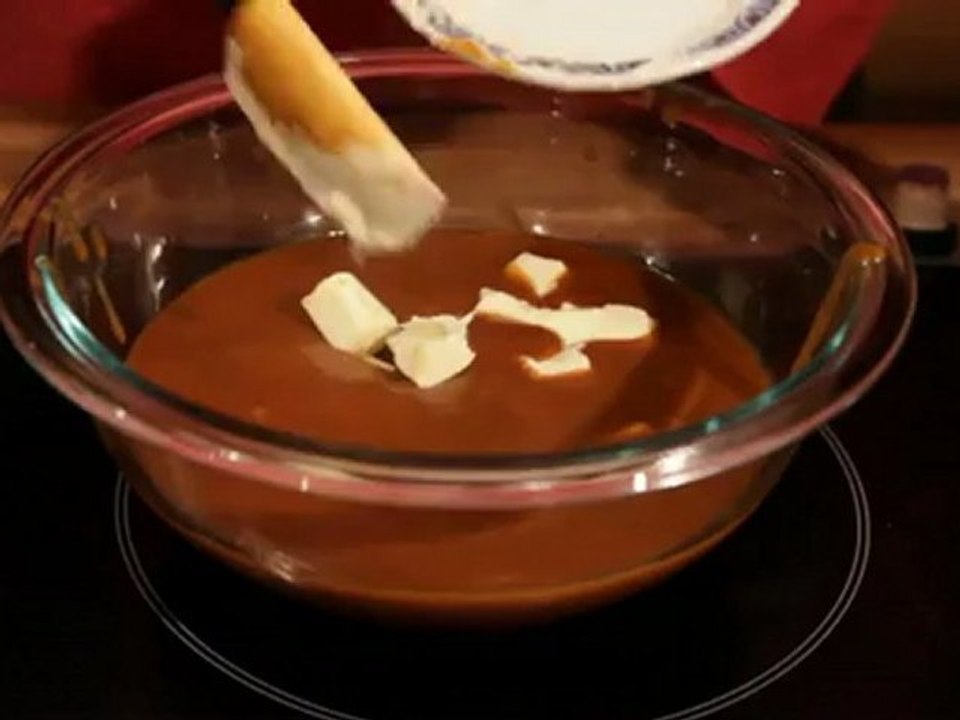 How to Make Vegetarian Gravy (Without Stock or Drippings) video