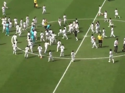 Neymar et Ganso défient 100 enfants !