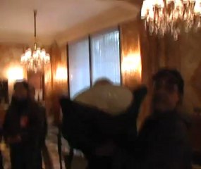 Les anticapitalistes s'invitent au Crillon