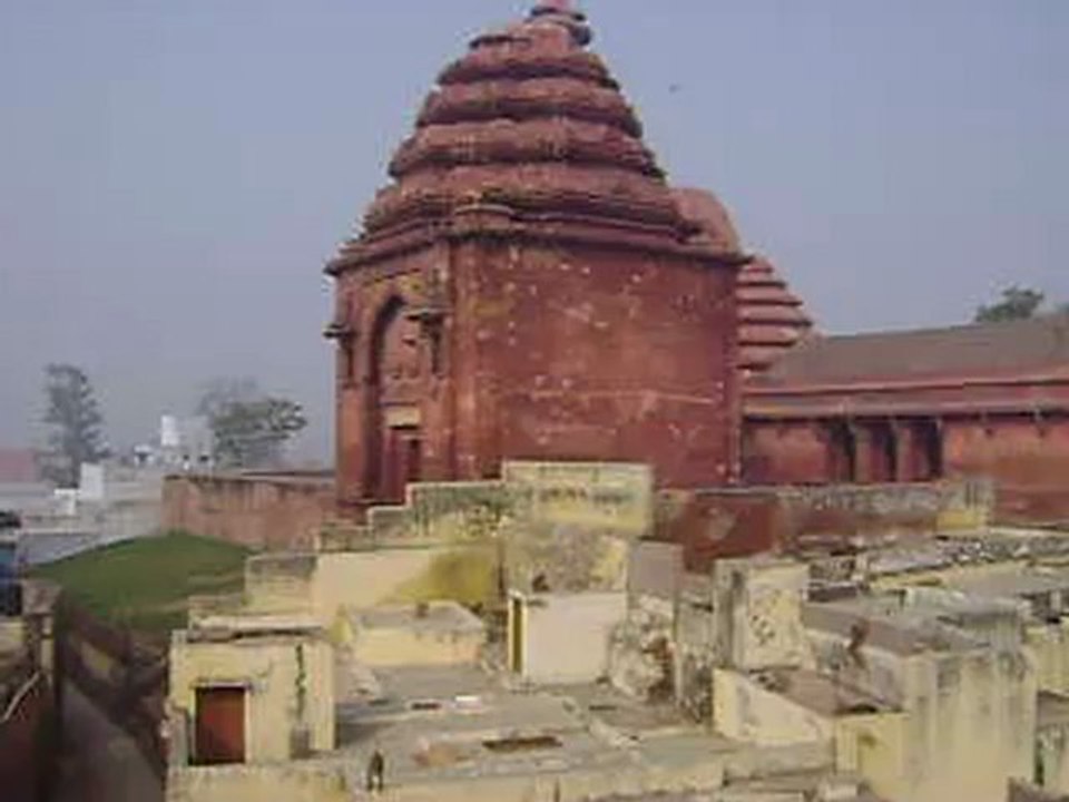 VRINDAVAN : sur le toit :temple Madan Mohana