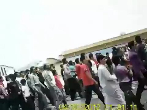 فري برس حماه المحتلةجنوب الملعب مظاهرة من جامع صلاح الدين 20 4 2012 Hama