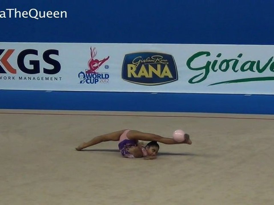 Aliya Assymova 2012 WC Pesaro Q ball