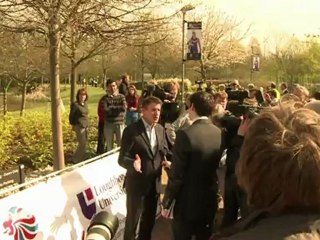 Ensayo con antorcha en mano