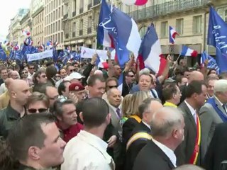 Socialist favoured as France heads for elections