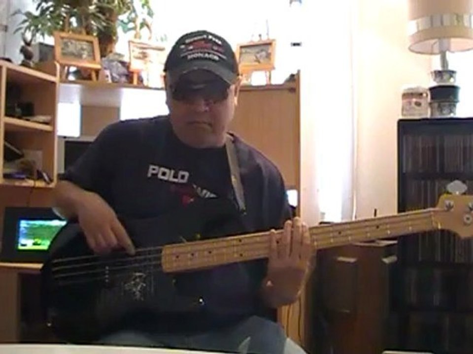 Could you be loved Bob Marley & the Wailer basscover bob roha