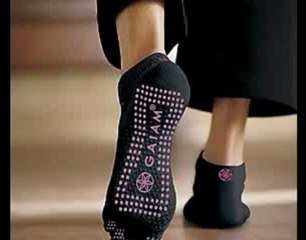 Gaiam All Grip Yoga Socks Pink Dots,  Small/Medium