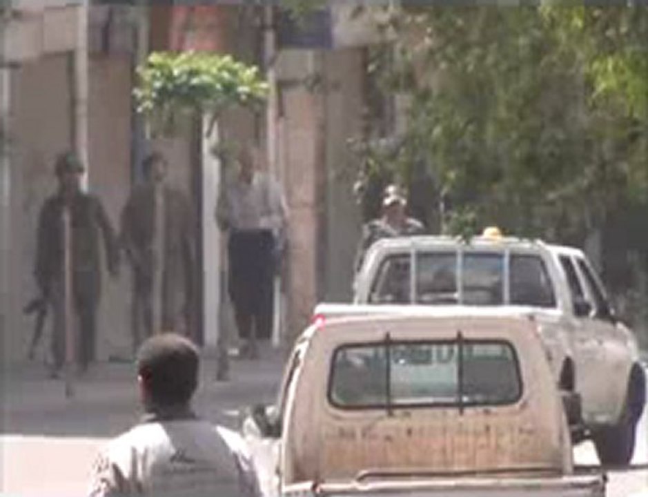 فري برس دمشق القابون دخول الامن والشبيحة الى الحي ومحاصرة 20 4 2012 Damascus