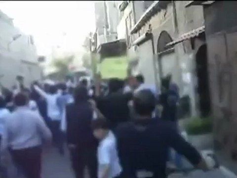 فري برس دمشق مظاهرة قرب جامع الماجد جمعة سننتصر ويهزم الأسد20 4 2012 Damascus