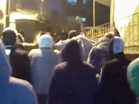 فري برس دمشق ركن الدين حرق صورة بشار في مسائية حارة الجديدة 20 4 2012 Damascus