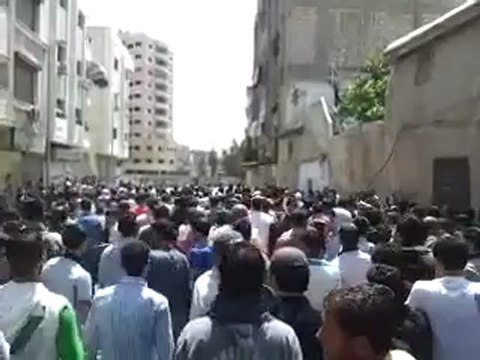فري برس دمشق رائعة من احرار برزة في دمشق جمعة سننتصر ويهزم الاسد 20 4 2012 Damascus