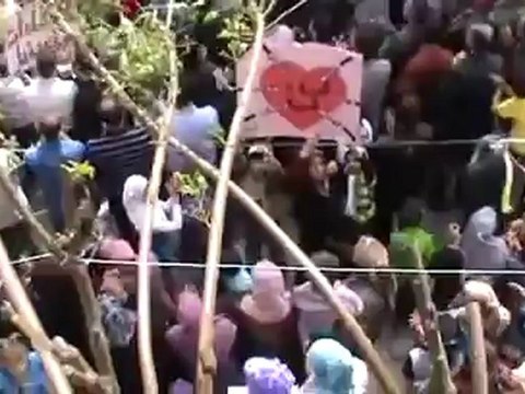 فري برس حمص تلبيسة مظاهرة حاشدة رائعة في جمعة ستنتصر الثورة و يهزم الاسد بدكم بشار لا والله 20 4 2012 ج1 Homs