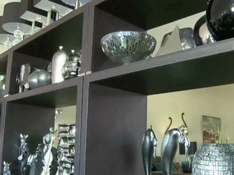 3 Convenient Showrooms
