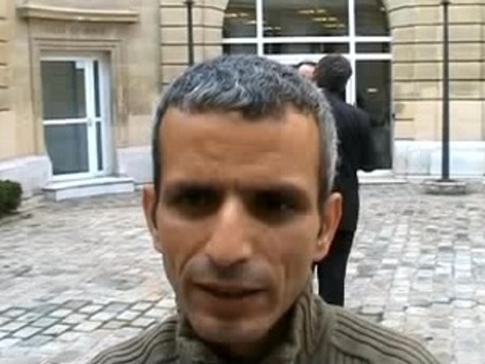 Sans-papiers : Malek Boutih