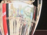 Platini bringt CL-Pokal nach München