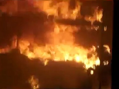 فري برس حماه المحتلة طيبة الإمام حماة احراق بيوت و ممتلكات الآمنين 19 4 2012 ج2 Hama