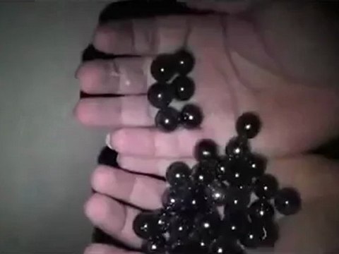 فري برس حماه المحتلة احدى القذائف التي سقطت في قلعة المضيق 20 4 2012 Hama