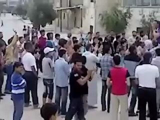 فري برس حمـاة المحتلة القصور  جامع عبد الرحمن بن عوف 2012 4 20 Hama