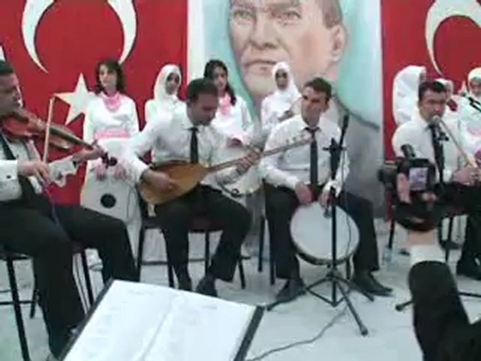 MEDYA 56Kurtalan’da Kutlu Doğum Haftası kapsamında bir dizi etkinlik ile Muhammedi sevda salonlardan taşarken yapılan etkinlikler vatandaş tarafından yoğun ilgi ile takip edildi.