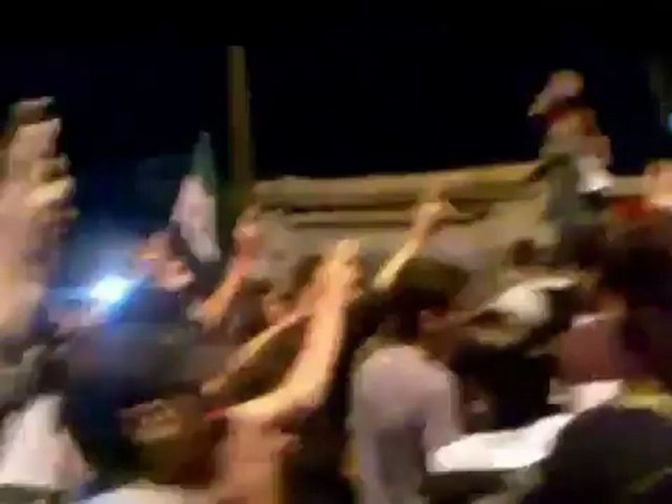 فري برس ريف دمشق مسائية لأبطال داريا في سبت الوفاء لـ يحيى الشربجي 21 4 2012 Damascus