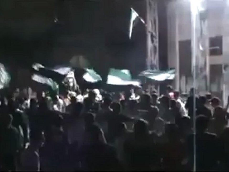 فري برس حماة المحتلة طريق حلب التوحيد  مسائية الأبطال 2012 4 21 Hama